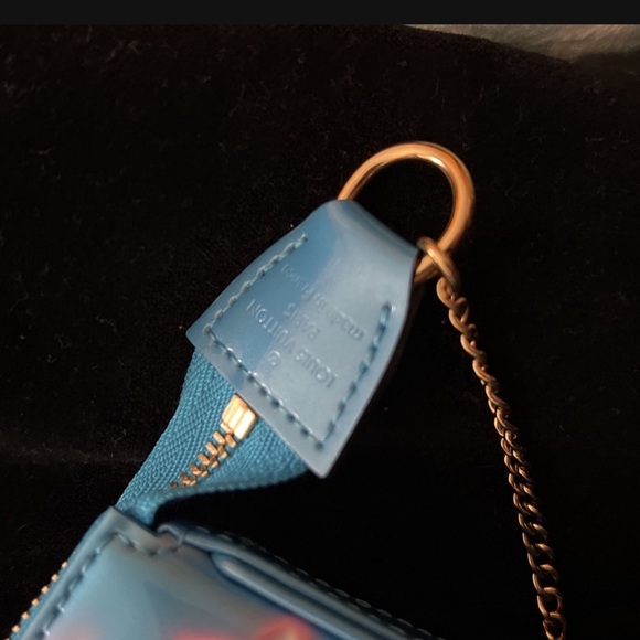 Louis Vuitton Vernis Valentine Mini Pochette - Picture 4 of 5